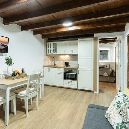 La Carmona House Holiday home Lodero